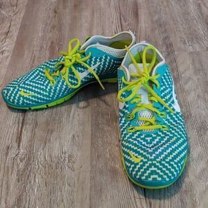Nike Free TR Fit 4 sneakers like new 8.5